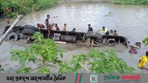 ঝালকাঠিতে সড়ক দুর্ঘটনায় ১৭ যাত্রী নিহত