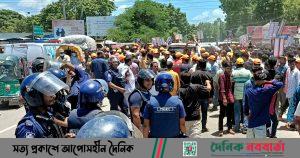 মানিকগঞ্জে বিএনপির পদযাত্রায় পুলিশের বাঁধা