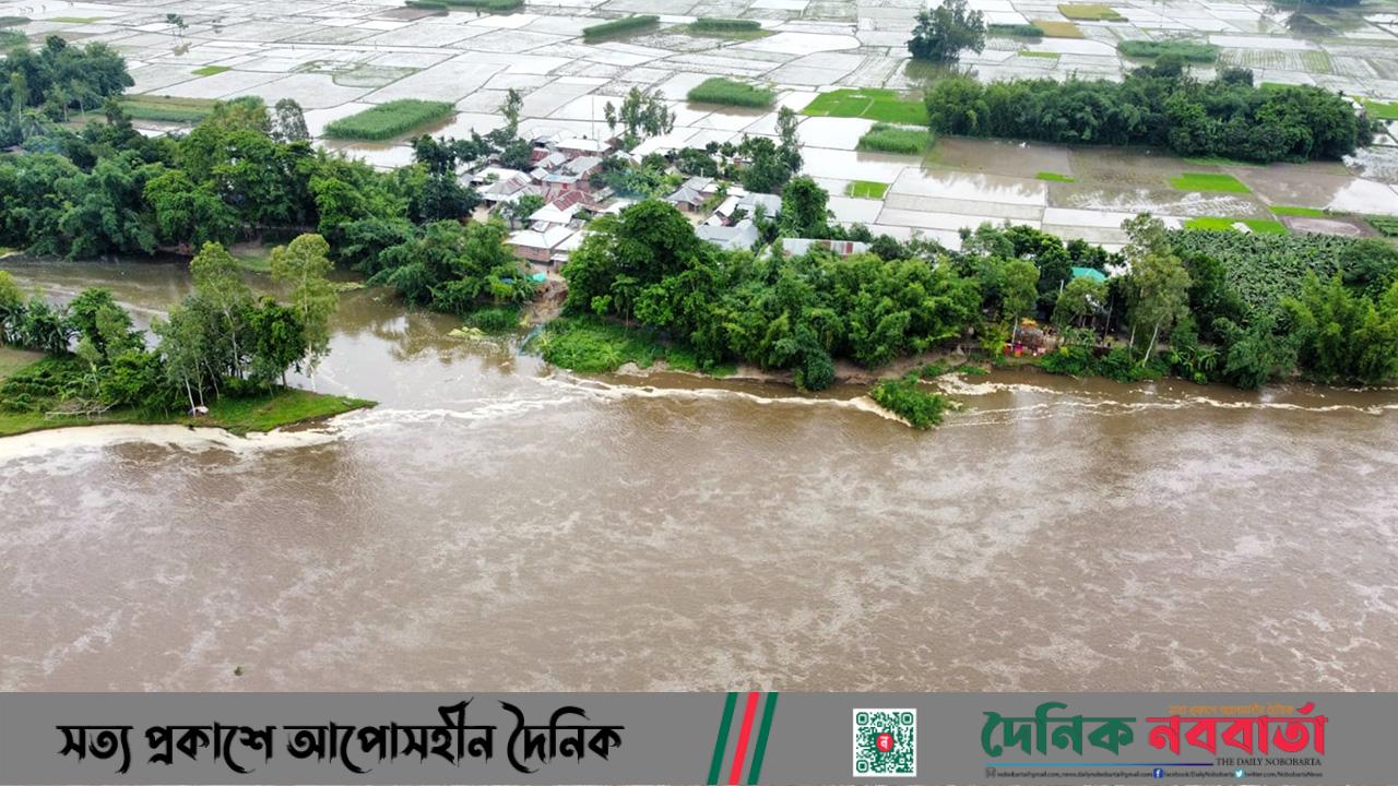 খানসামা উপজেলায় আত্রাই নদীর ভাঙনে ভাবকি ইউনিয়নের চাকিনীয়া গ্রাম