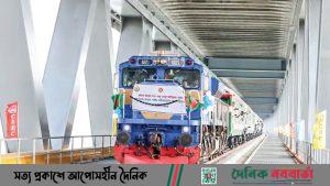 পদ্মা সেতু দিয়ে ট্রেনের পরীক্ষামূলক যাত্রা