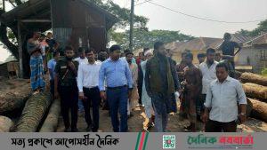 গৌরনদীতে খাল দখল ও নাব্যতা ফিরিয়ে আনতে ইউএনও'র পরিদর্শন
