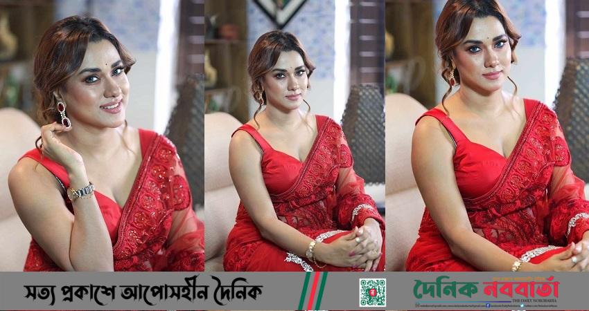 চিত্রনায়িকা ববি