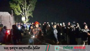 কালীগঞ্জে ট্রাকের ধাক্কায় মা ও ছেলে নিহত, স্বামী আহত