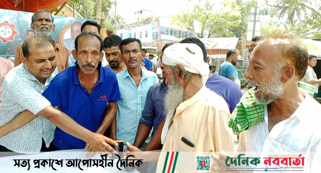 এমপি জাহিদের নির্দেশনায় ঘিওরে শ্রমিক লীগের উদ্যোগে শরবত বিতরণ