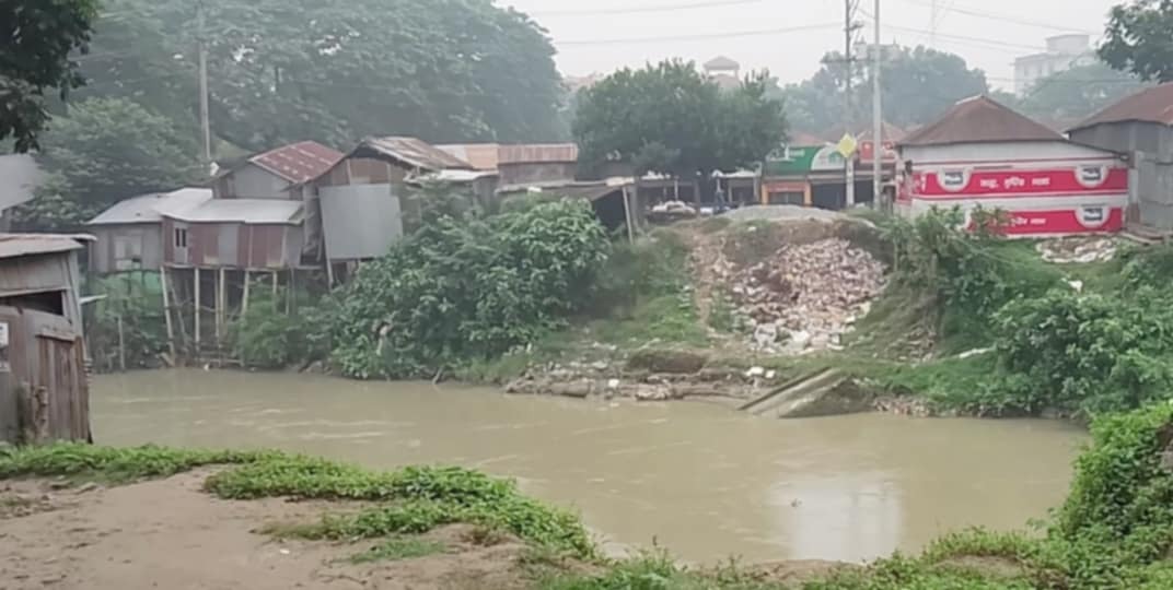 ঘিওরে ব্রিজ ভাঙার ১ বছরেও নির্মাণ হয়নি ব্রিজ!