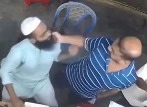 ঘিওরে ব্যবসায়ীকে মারধর ও দোকান ভাঙচুর, থানায় অভিযোগ